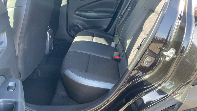 Nissan Juke 1.0 DiG-T 114 N-Connecta 5dr Petrol Hatchback